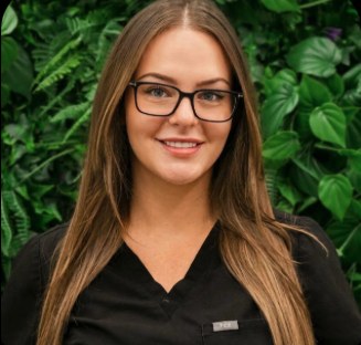 Shellee, Dental Assistant at Dentists of Burleigh
